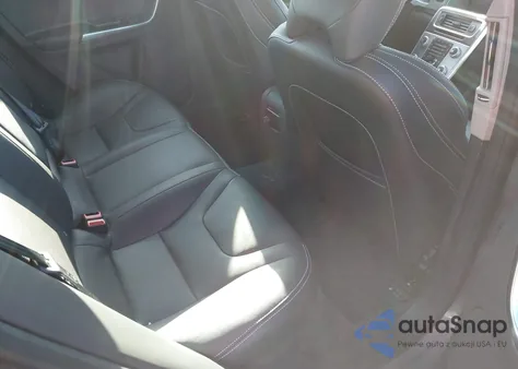 2017 Volvo S60 T5 Dynamic z USA, uszkodzony, nr VIN YV126MFL6H2439763